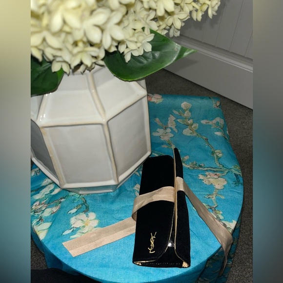 Yves Saint Laurent Makeup Brush Travel Wrap, Ribbon, NO BRUSHES - Picture 6 of 7